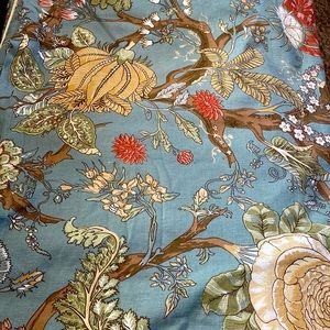 Pottery Barn Queen Duvet Cover with 2 pillow shams.  EUC